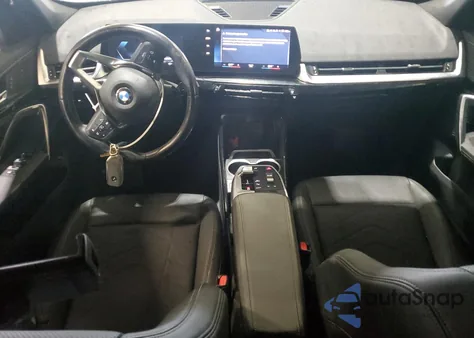 2023 BMW X1 xDrive28I z USA, uszkodzony, nr VIN WBX73EF05P5W38724